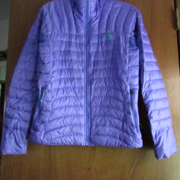 The North Face Lavender Women's Lightweight Cold Weather Puffer Jacket S - Picture 2 of 15